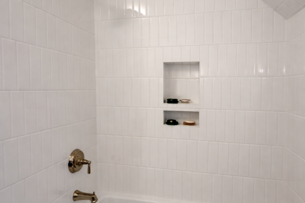 McVie 1st bathroom 3