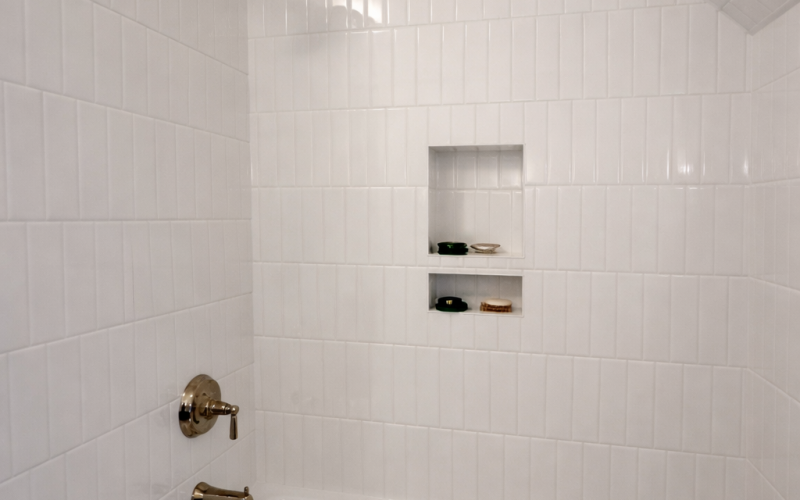McVie 1st bathroom 3